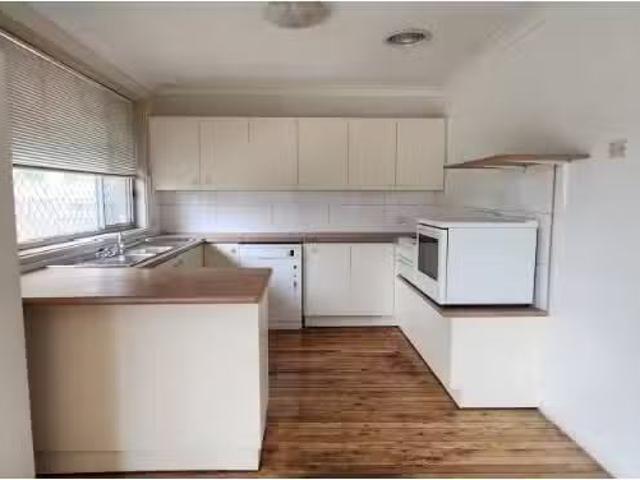 Cozy 32 Edgell Street, West Bathurst House for rent Listed by.