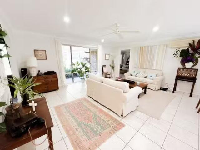 Rental! 32 Overlander Road, MOONEE BEACH House for rent Liste.