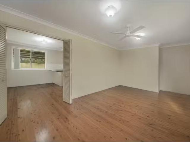 For Rent! 32 Salisbury Drive, Nowra House for rent Listed by.