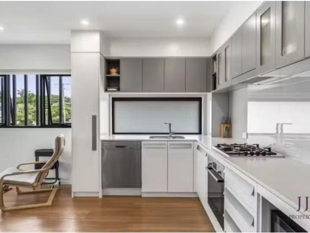 For Rent! 3/33 Sword Street, Woolloongabba Apartment for rent.