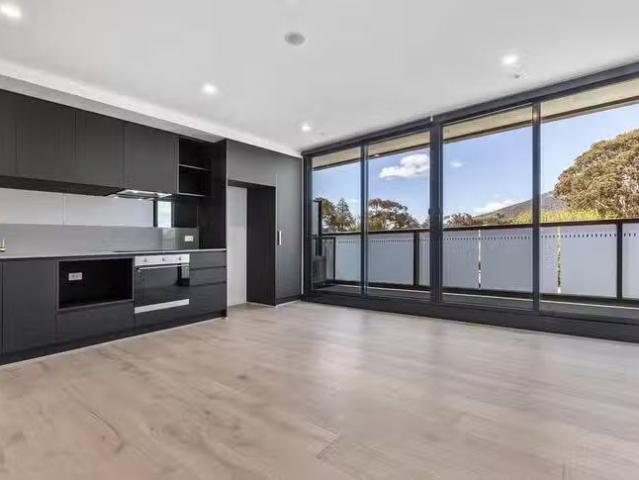 Just in! 335/81 Cooyong Street, Reid, ACT 2612