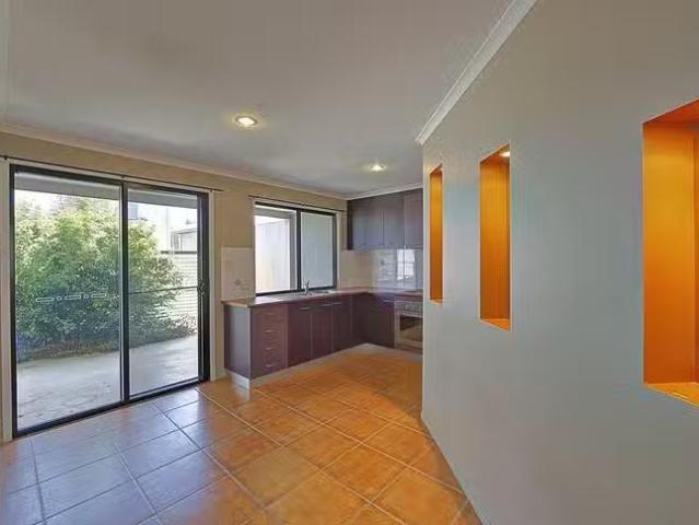 Just in! 3/37 Vasey Street, Avenell Heights, QLD 4670