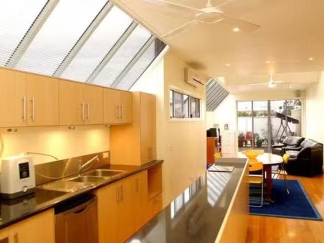 For Rent! 37 Yarrabing Lane, Clifton Hill, VIC 3068