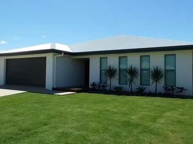 Just in! 37 Firefly Crescent, Ooralea, QLD 4740