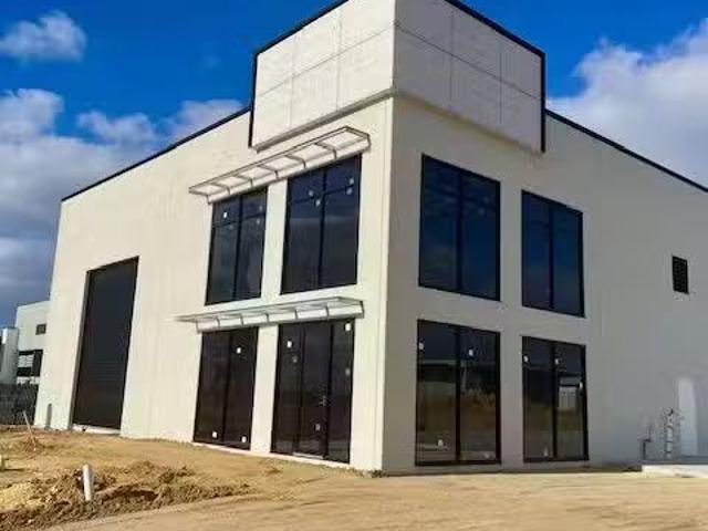 New 3/7 Global Road, NEERABUP, WA 6031 Industrial/Warehouse.