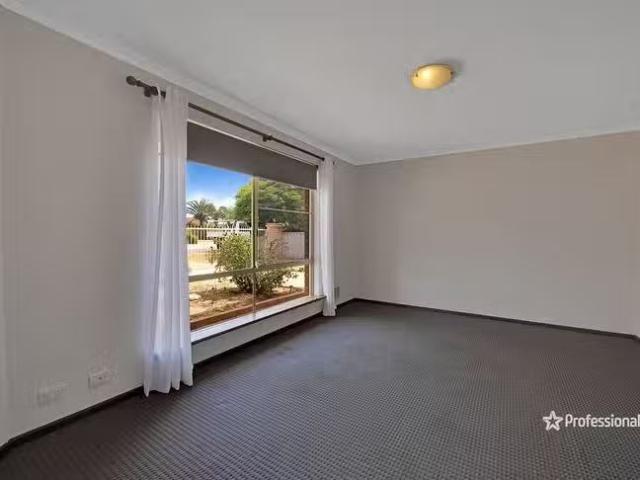 Cheap 37 Kultown Drive, Waggrakine, WA 6530