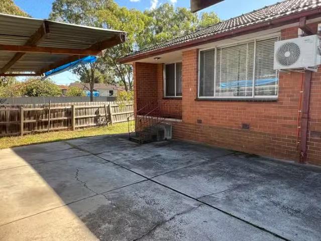 Deal! 3/40 Shirley Street, St Albans VIC 3021