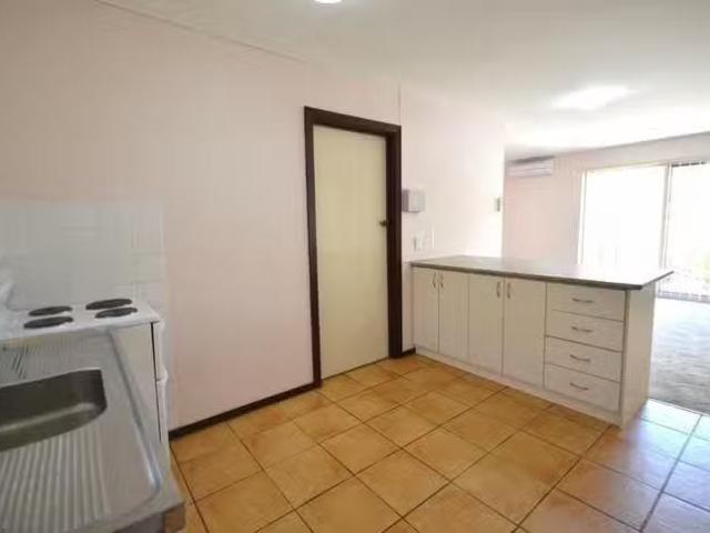 Just in! 3/413 Canning Highway, Como, WA 6152