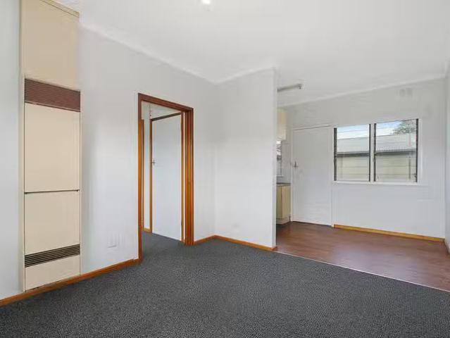 Just in! 3/461 Bownds Street, Lavington, NSW 2641
