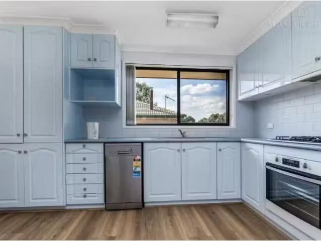 New 34 Adjin Street, Mount Austin House for rent Listed by Le.