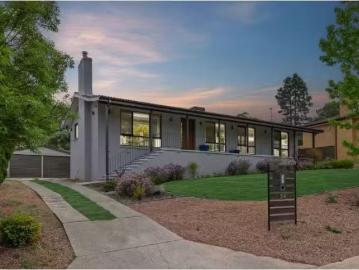 Cheap 34 Priddle Street, Monash House for rent Listed by Cour.