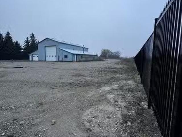 Just in! 350 King Street, Minto, ON, N0G 2P0 commercial for.