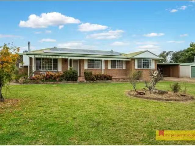 Unique 352 Lowes Peak Road, Mudgee House for rent Listed by A.