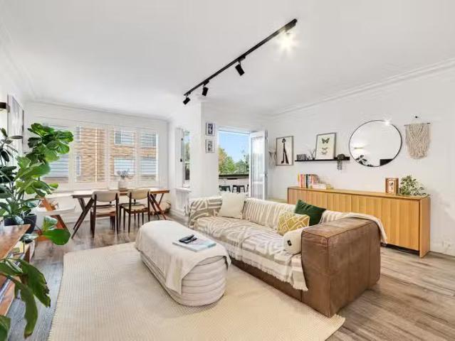 For Rent! 3/5 Balfour Street, Greenwich NSW 2065