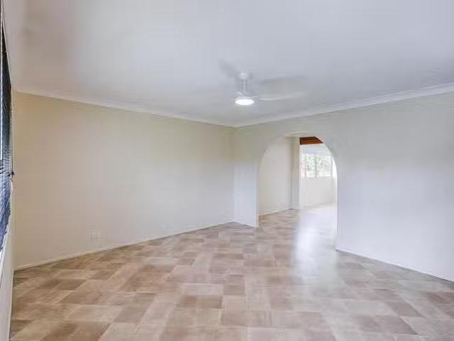 Charming 35 Garoona Grove, Slacks Creek, QLD 4127