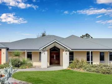 Koroit, Woolsthorpe - Equipped kitchen