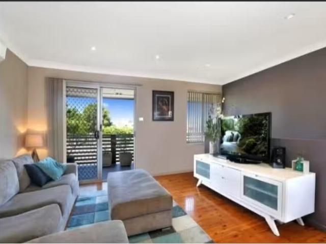Cheap 361 Turton Road, New Lambton Heights House for rent Lis.