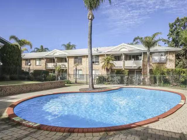 Just in! 36/2 Pinewood Avenue, Kardinya, WA 6163