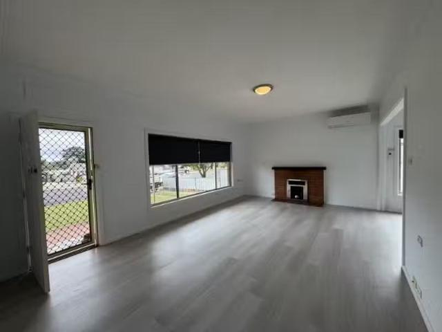 Unique 366 Fitzroy St, Dubbo House for rent Listed by Tina Ha.