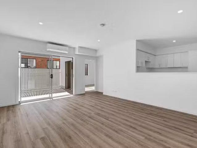 Unique 3/66 Kirkland Avenue, Coorparoo, QLD 4151