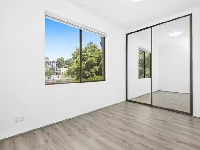 New 3/6 10 Railway Parade, Westmead, NSW 2145