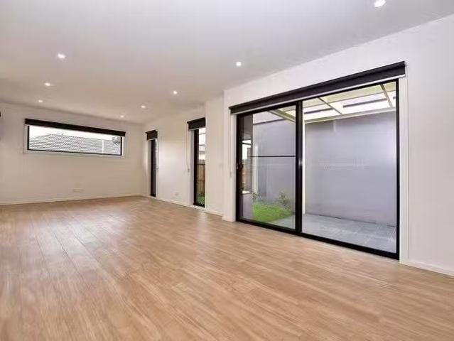 New 3/6 Bloom Street, Frankston, VIC 3199