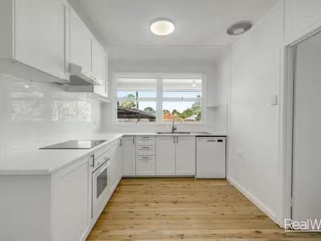 Charming 36 Doncaster Street, Newtown, QLD 4350