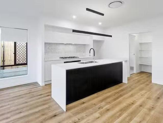 For Rent! 36 Ferntree Street, Ripley, QLD 4306