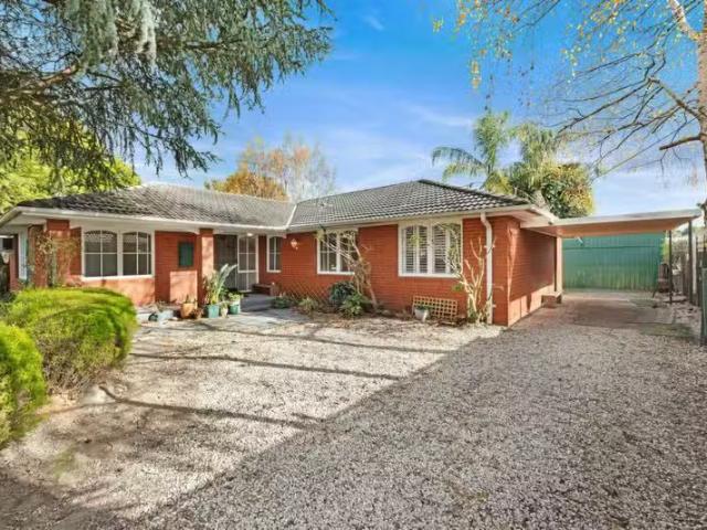 For Rent! 36 Pine Rd, Bayswater VIC 3153 House For Lease