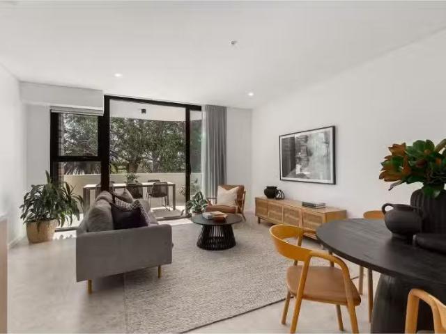 For Rent! 37/132 140 Brunker Road, Adamstown Apartment for ren.