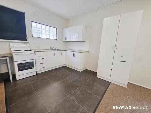 Cheap 375 Shakespeare Street, West Mackay QLD 4740