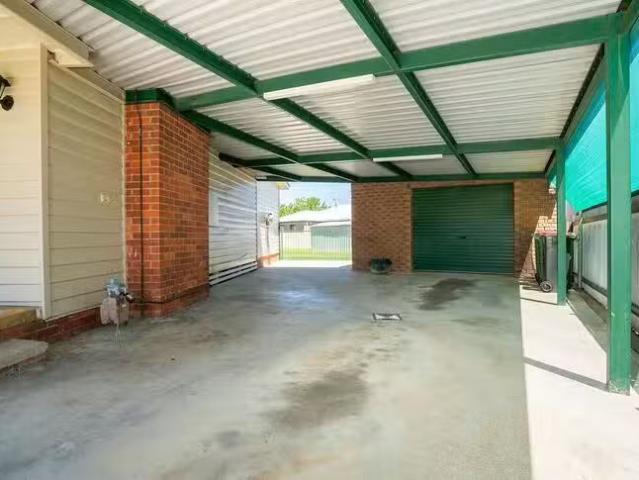 For Rent! 380 Hedley Crescent, Lavington, NSW 2641