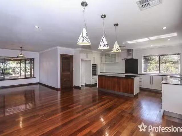 Deal! 38 Valley Road, Kalamunda, WA 6076