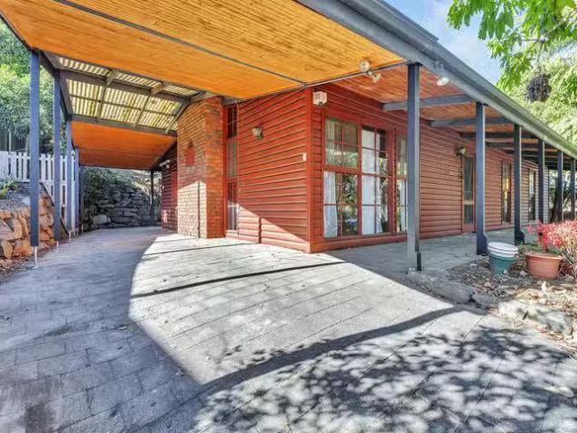 Deal! 38 Oakdene Crescent, Coromandel Valley, SA 5051
