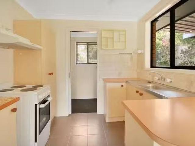 Charming 38 Railway Parade, Wentworth Falls, NSW 2782