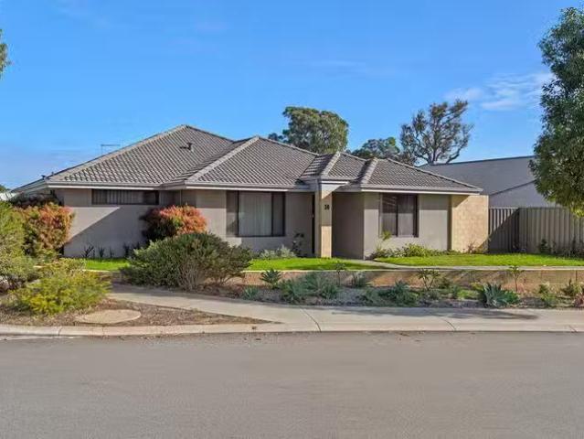Charming 38 Somerford Promenade, Wellard, WA 6170