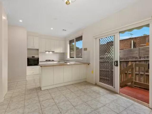 Cozy 3/96 Victoria Crescent, Mont Albert VIC 3127 Unit For L.