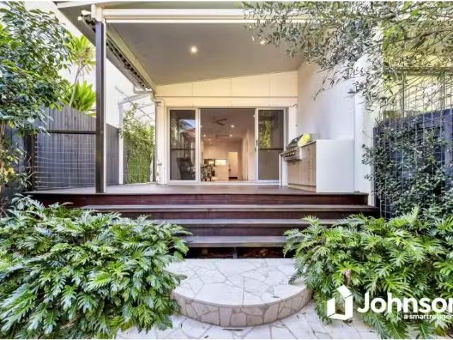 Cheap 3/97 Ison Street, Morningside Townhouse for rent Listed.