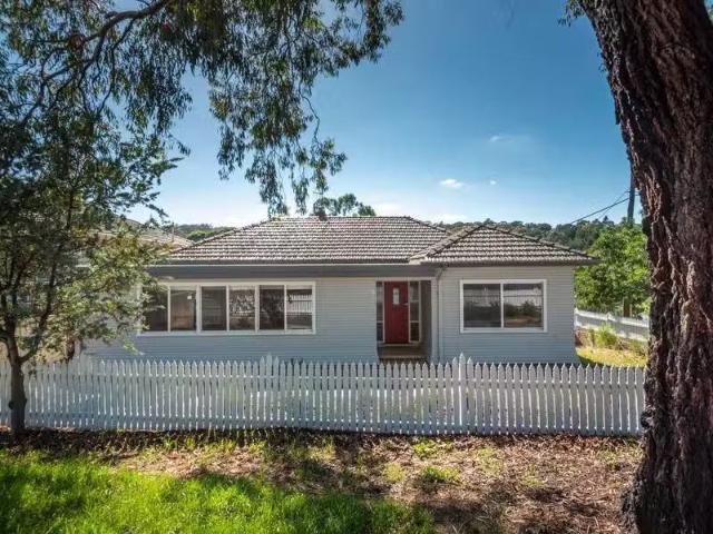 Cozy 39 Thorpe Avenue, Queanbeyan House for rent Listed by St.
