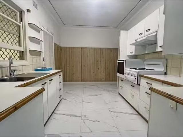 Cozy 39 Briens Road, Northmead House for rent Listed by Alina.