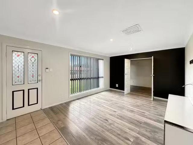 Charming 39 Cardiff Arms Avenue, Dubbo, NSW 2830