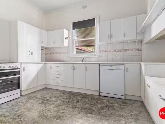 Deal! 39 Condon Street, Kennington, VIC 3550