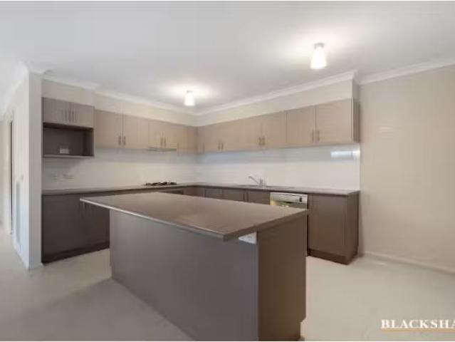 Unique 39 Digby Circuit, Crace House for rent Listed by Prope.