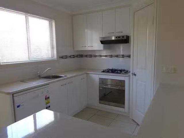Just in! 3/9 Gostwyck Street, Newtown, QLD 4350