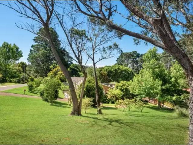 For Rent! 3 Acacia Avenue, Leura House for rent Listed by Car.
