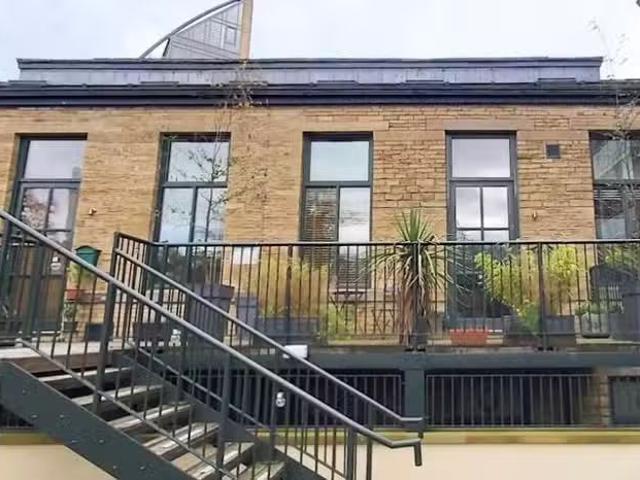 Deal! 3 BA 2 bedroom duplex for rent in Victoria Mills, Shiple.