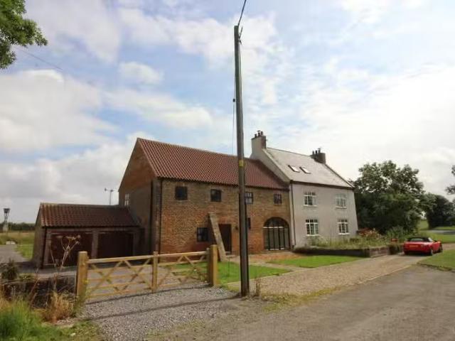 Unique 3 BA 4 bedroom barn conversion for rent in East Cowton.