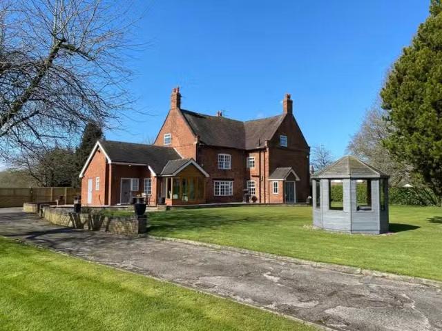 Unique 3 BA 4 bedroom country house for rent in Manor House Fa.