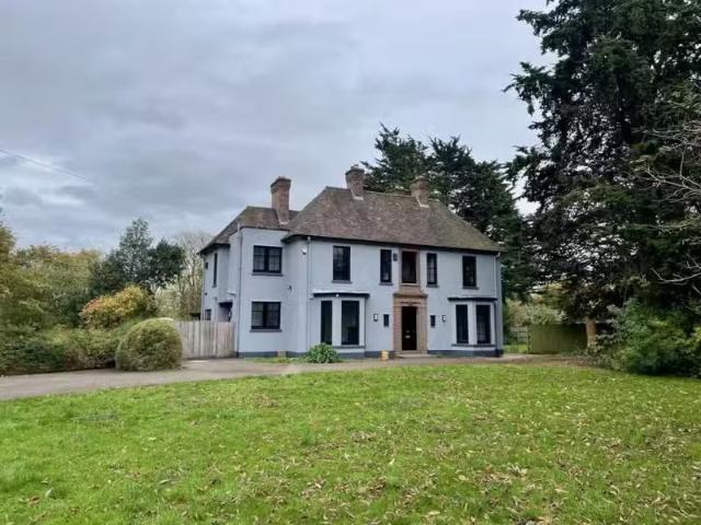 Rental! 3 BA 4 bedroom detached house for rent in Horseshoe La.