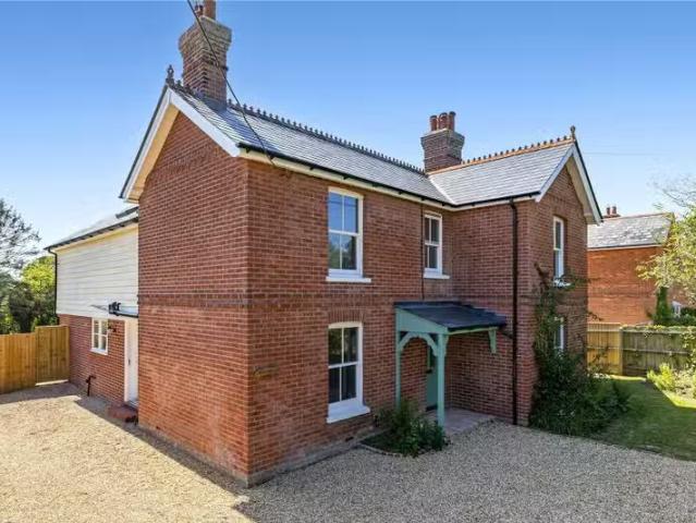 Charming 3 BA 5 bedroom property to let in Everton Road, Hordl.